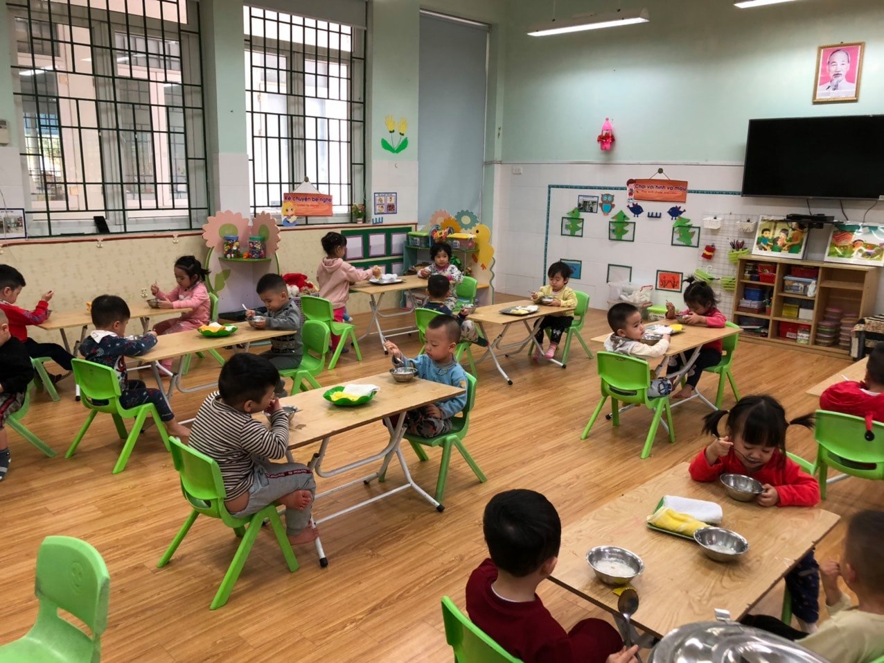 Bữa ăn đầu tiên của các con sau thời gian dài nghỉ học